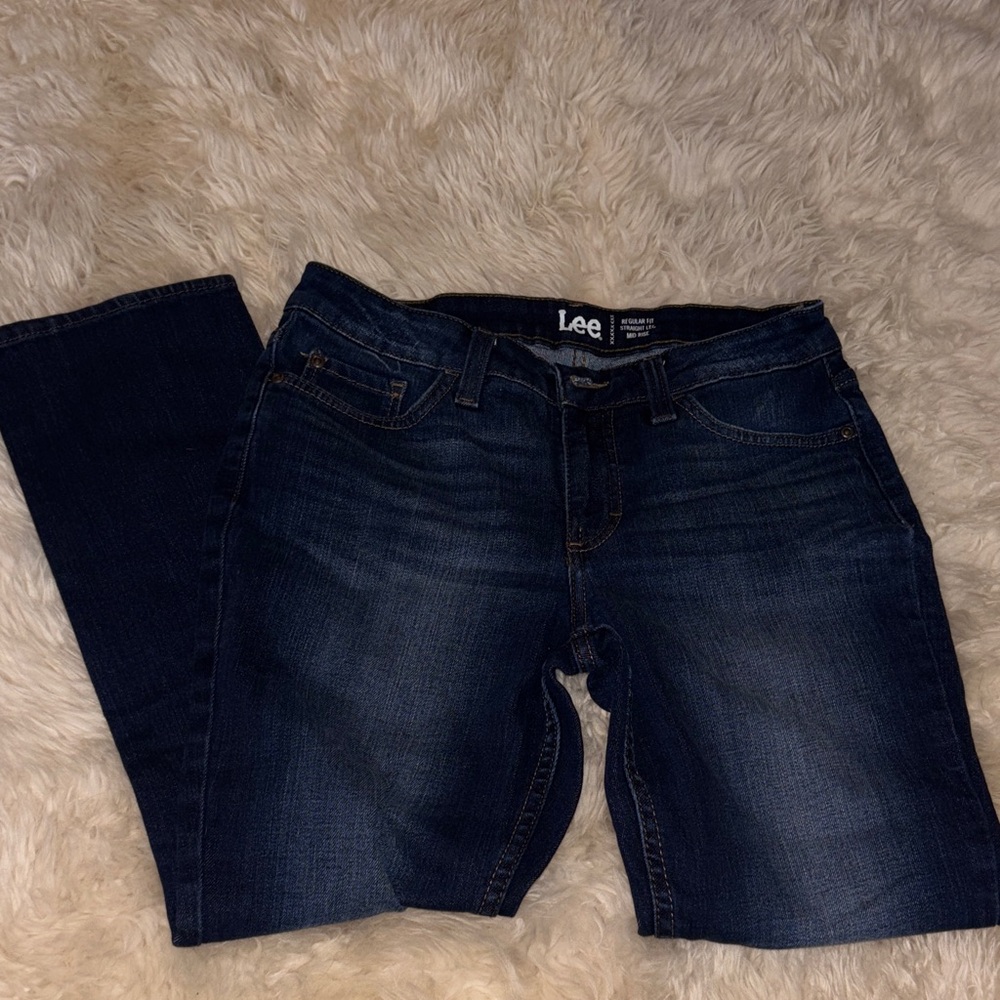 Lee Women's Deep Indigo Straight Leg Jeans Regular Fit Mid Rise Size 6 Petite